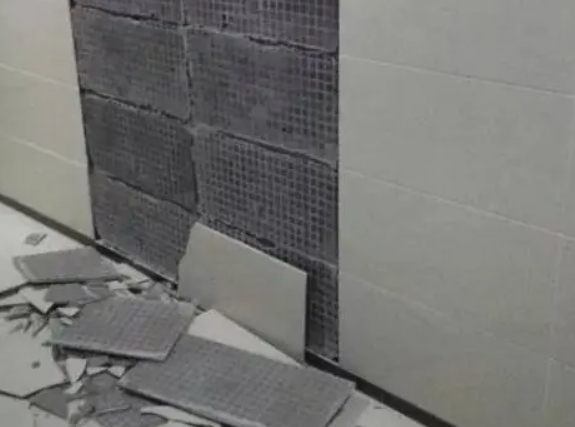 大观瓷砖空鼓维修公司分享下大观墙砖松动维修的知识